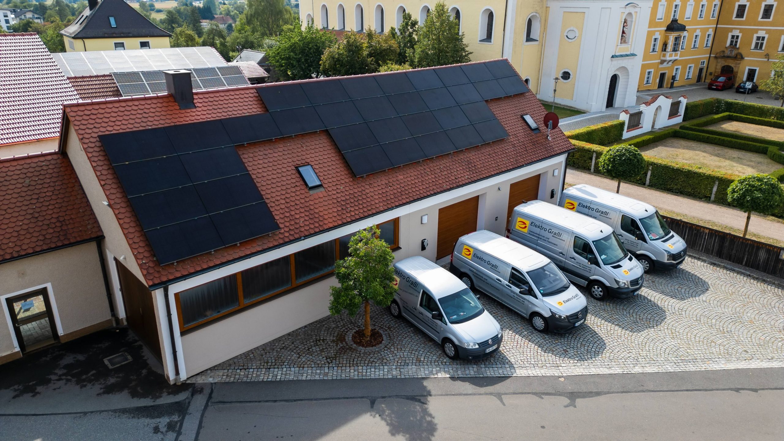 Außenansicht Elektro Graßl Drohne 2