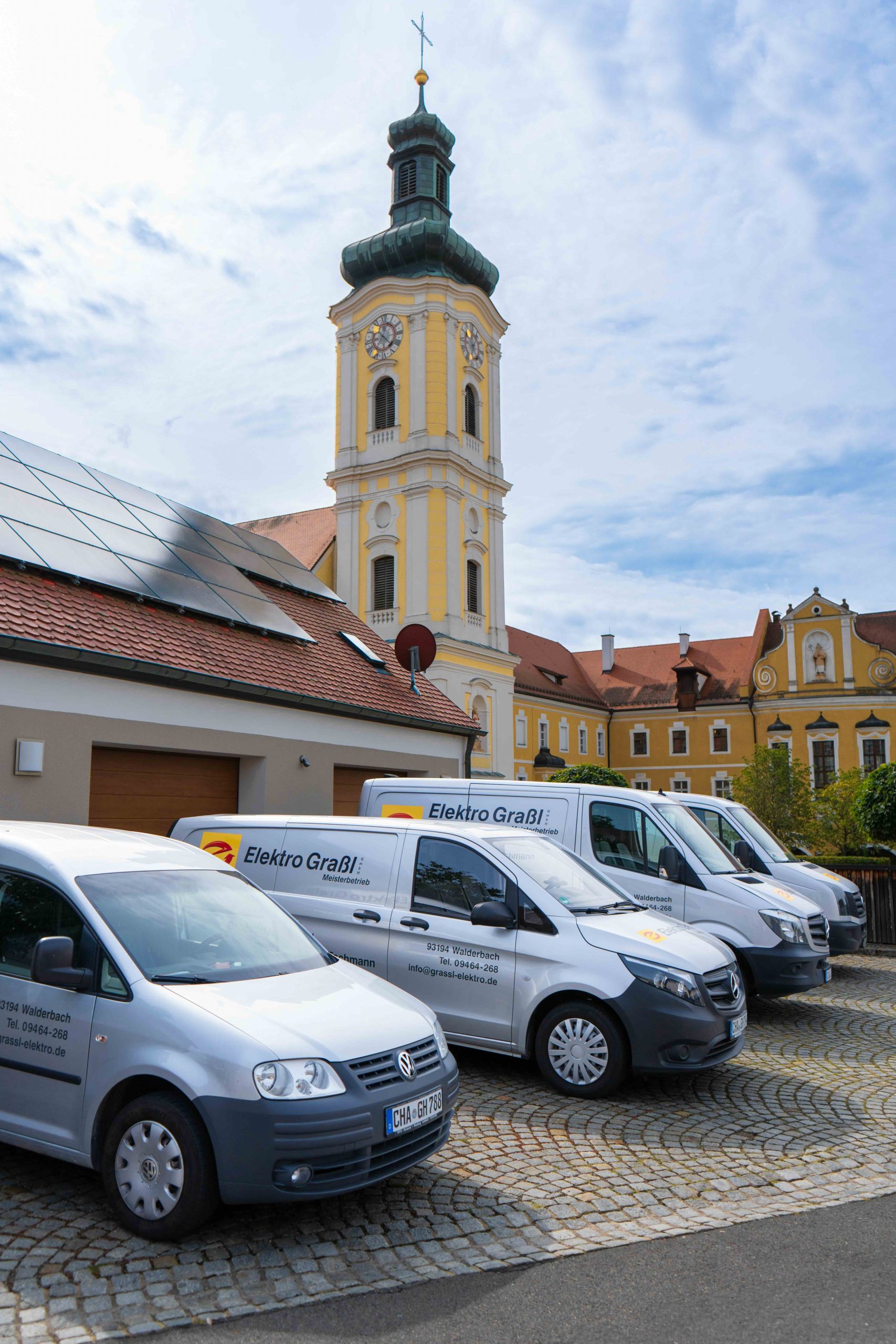Elektro Graßl Gebäude und Fahrzeuge 3
